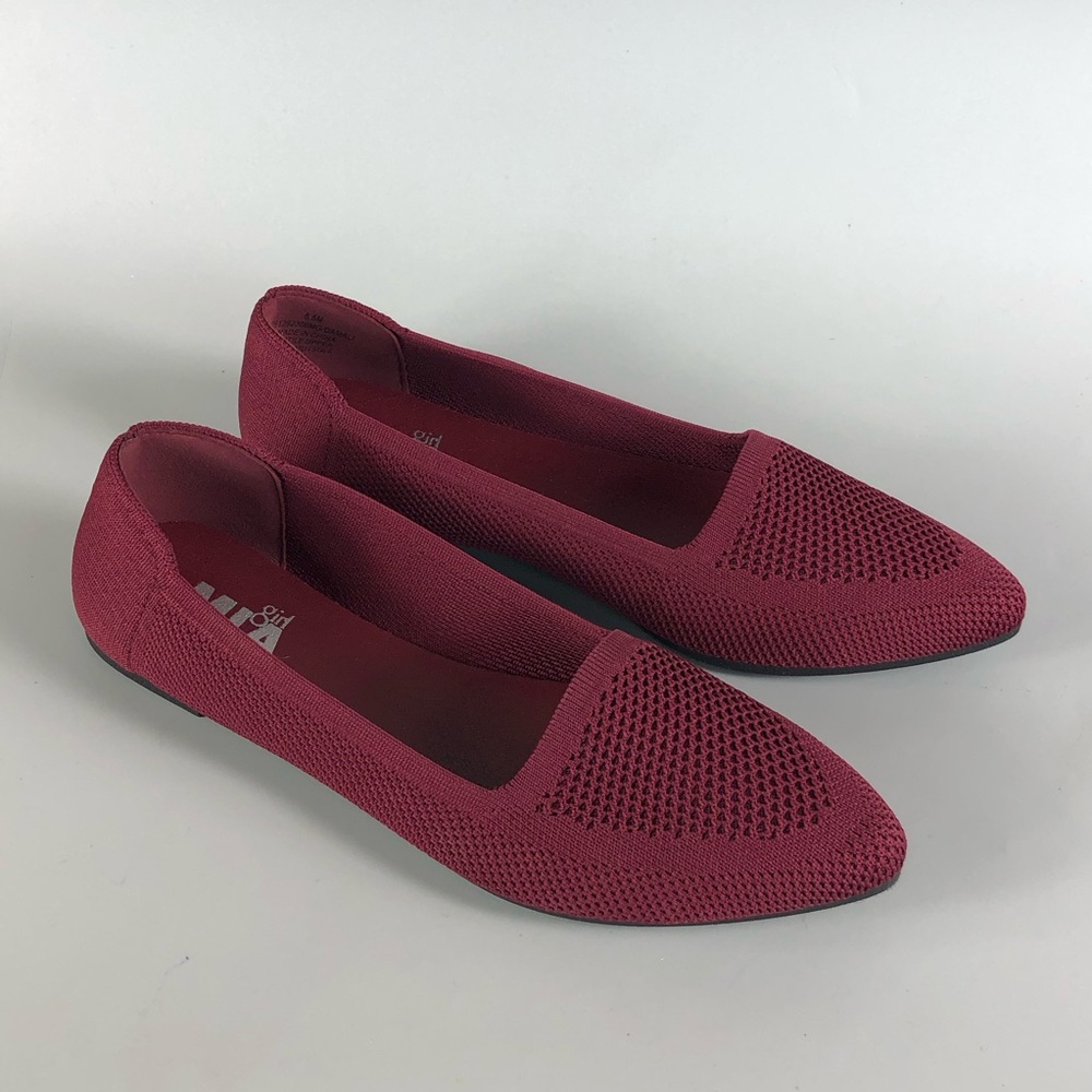 Mia Girl Damali Pointed Knit Ballet Flats in Burgundy Size 6.5M